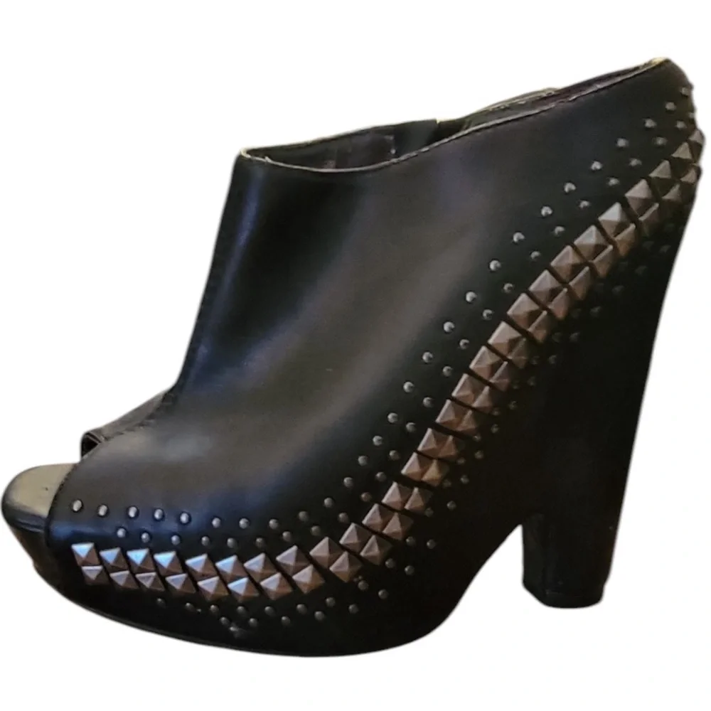 Sam Edelman size 10 Boho silver studded open toe platform ,beautiful
